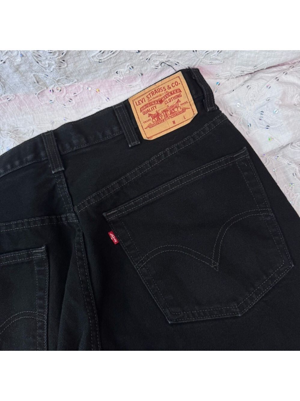 Levi’s 505 Men’s Black Jeans Size 38x30 (Inseam 28”) Regular Fit Made in Mexico - Picture 3 of 7